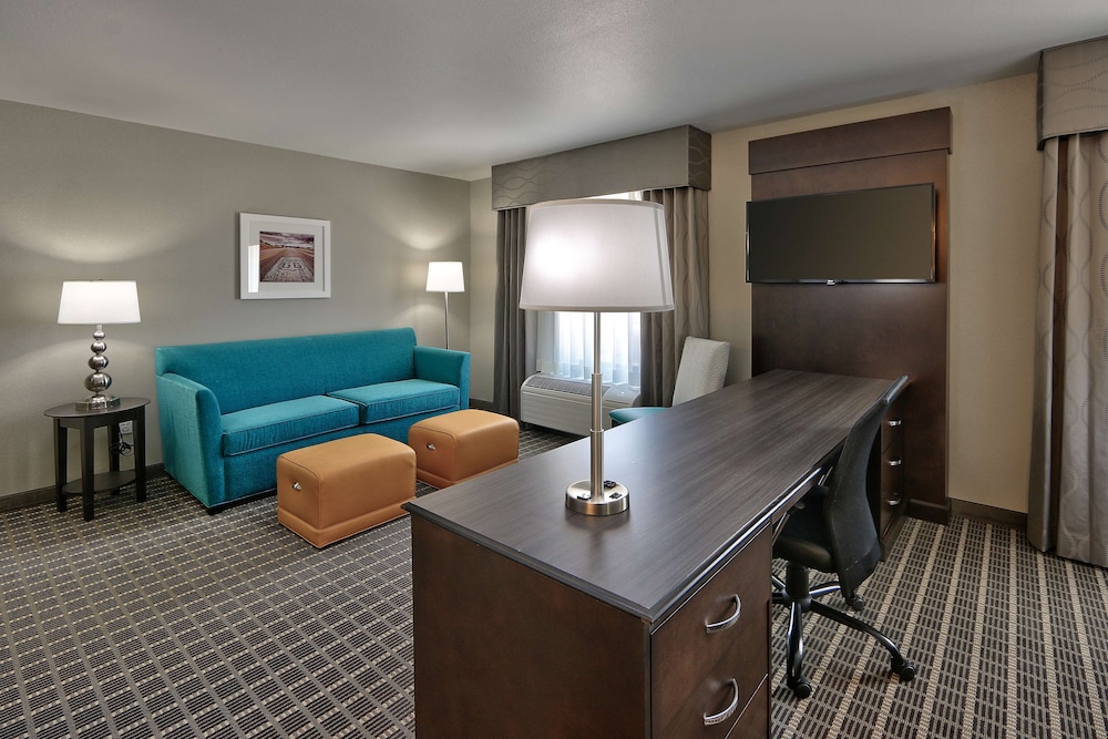 hampton inn and suites albuquerque airport
