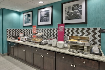 hampton inn and suites albuquerque airport