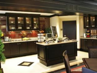 homewood suites by hilton toronto airport corporate centre