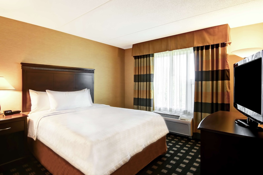 homewood suites by hilton toronto airport corporate centre