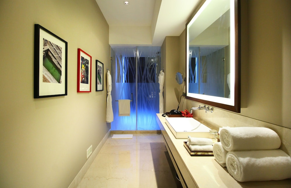 Taj Bangalore,Near Bangalore Airport,5 star