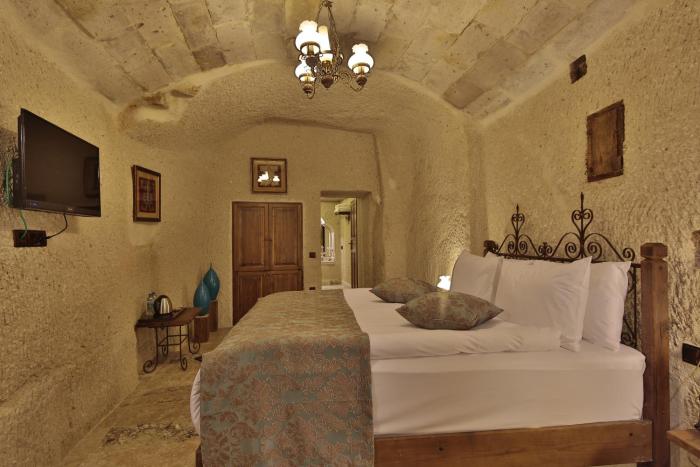 aren cave hotel
