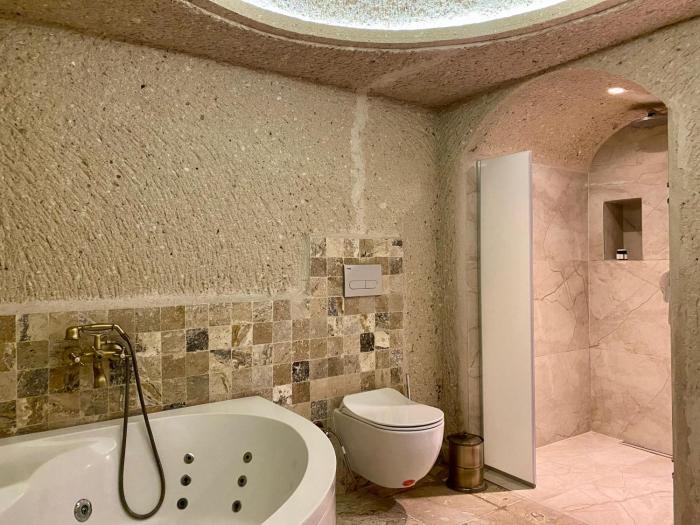 aren cave hotel