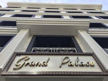 grand palace hotel