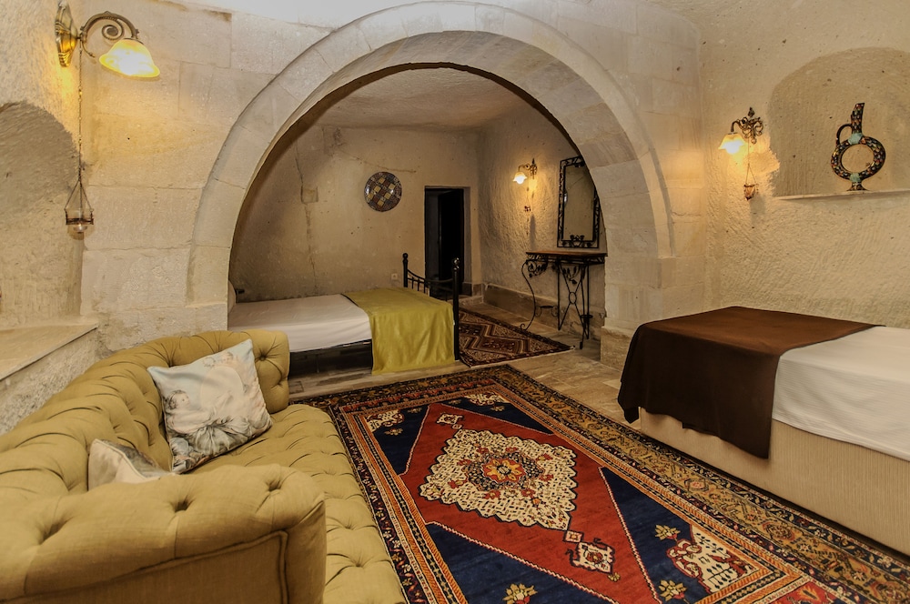 nessa cave hotel