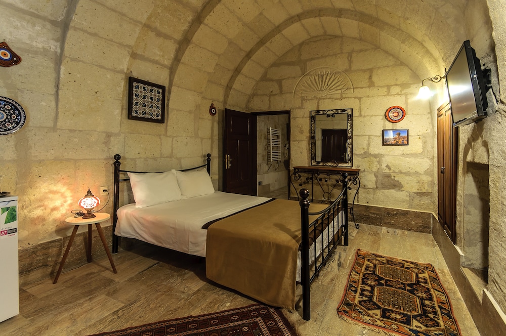 nessa cave hotel