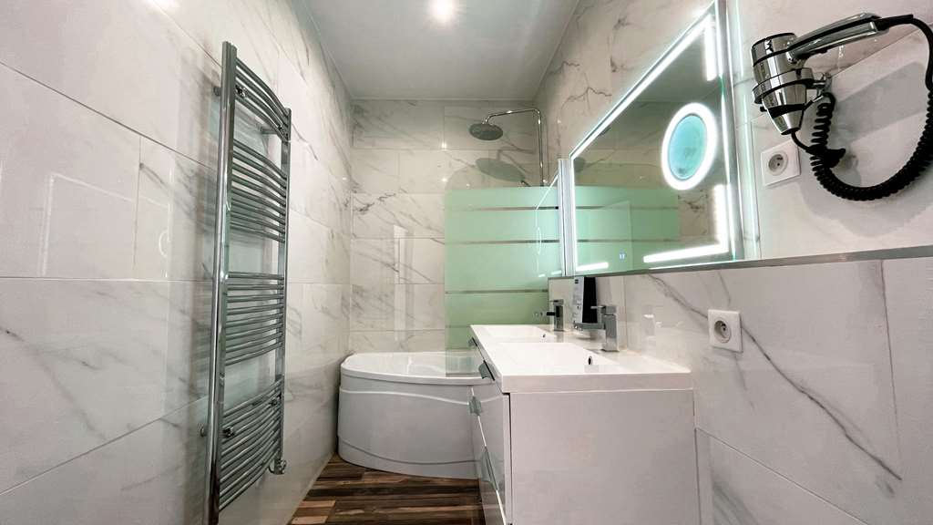 kyriad marseille blancarde timone