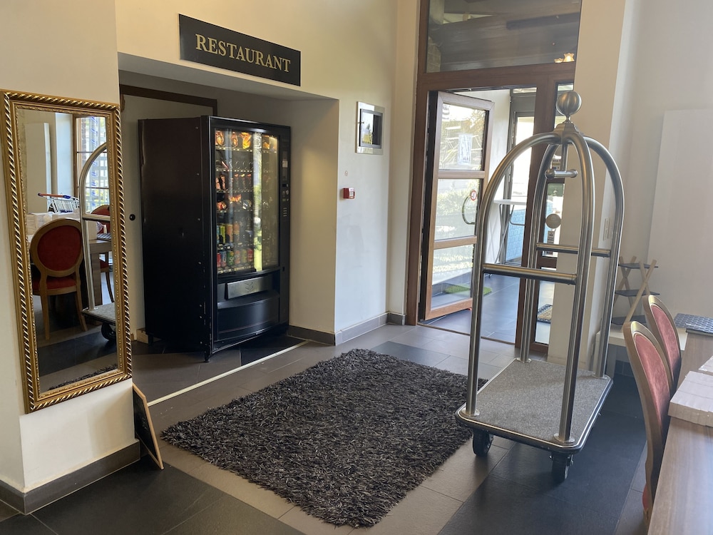 fly inn brussels airport