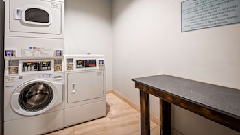 best western plus dilley inn and suites