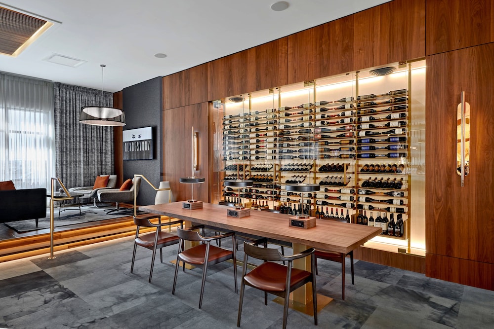 courtyard by marriott calgary south