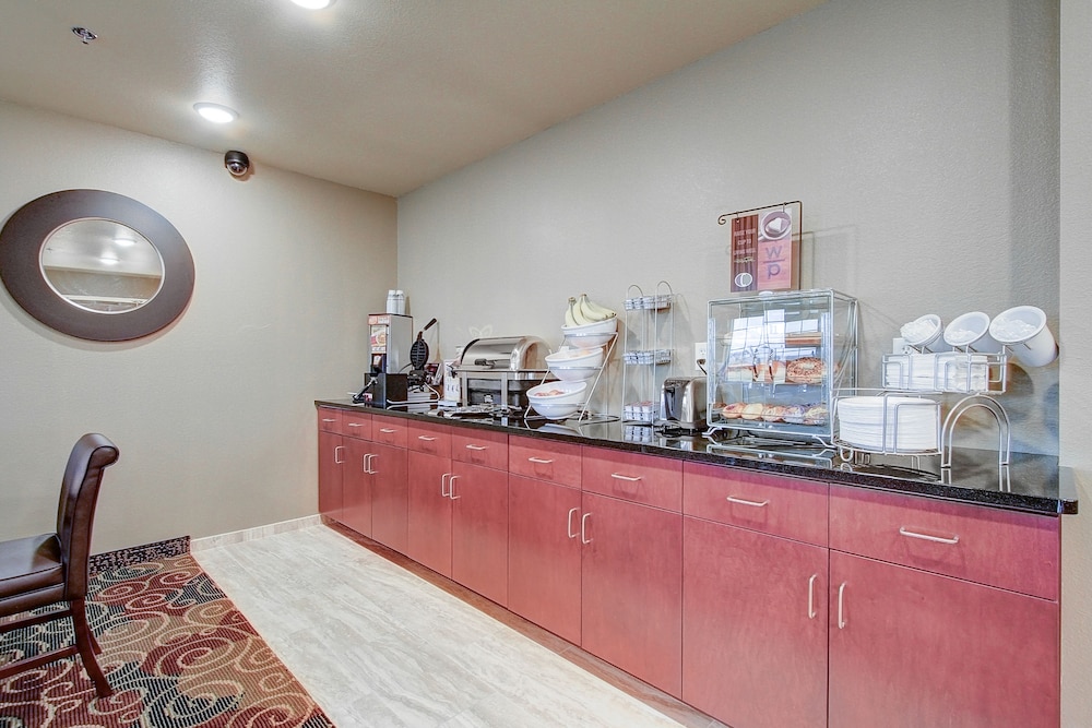 cobblestone hotel and suites pulaski green bay