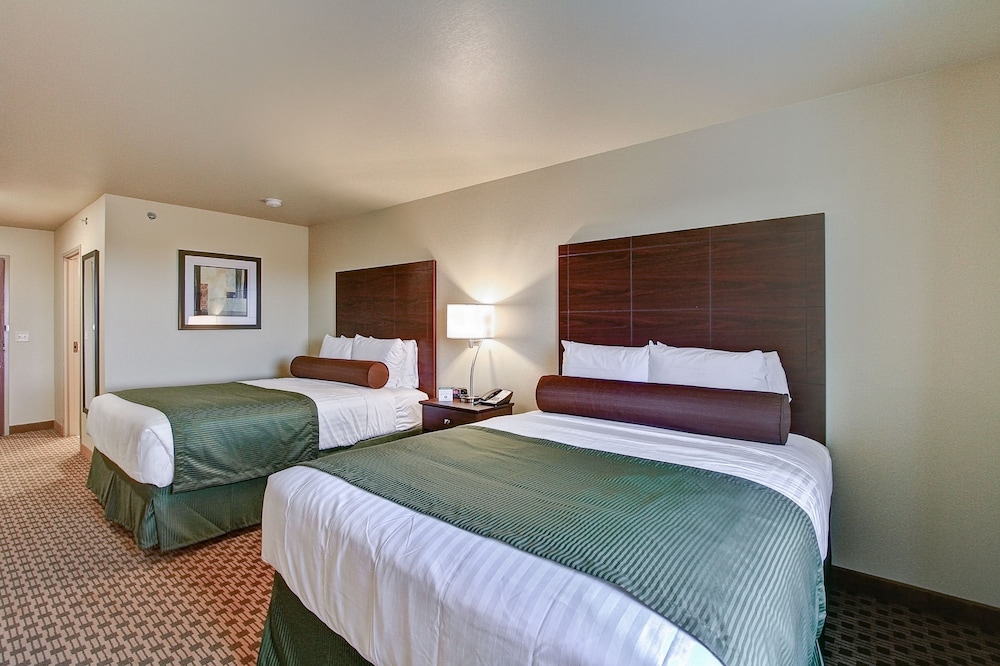cobblestone hotel and suites pulaski green bay