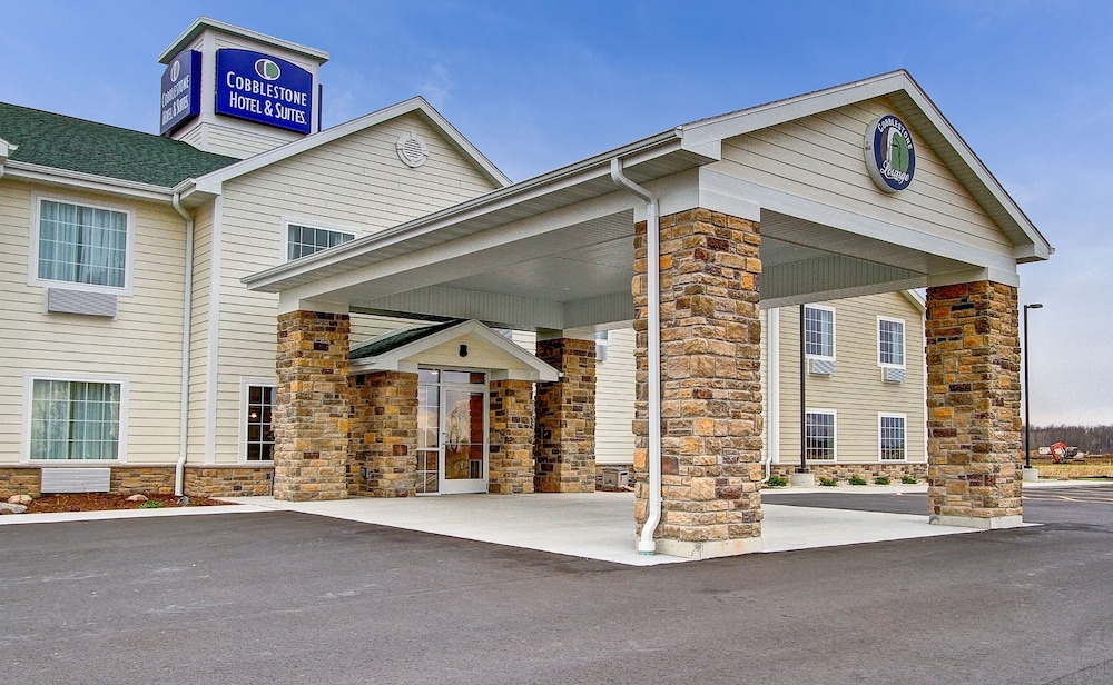 cobblestone hotel and suites pulaski green bay