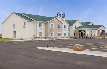 cobblestone hotel and suites pulaski green bay
