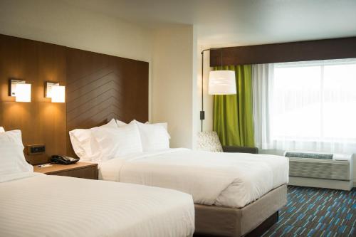 holiday inn express and suites rock falls by ihg