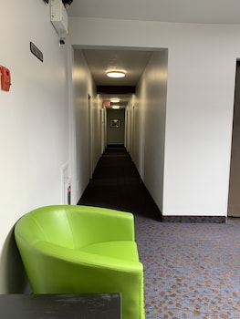 Commercial Hotel,Alberta>>Edmonton,3 star