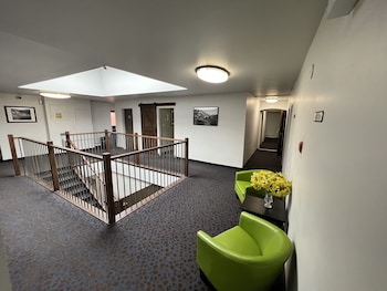 Commercial Hotel,Alberta>>Edmonton,3 star