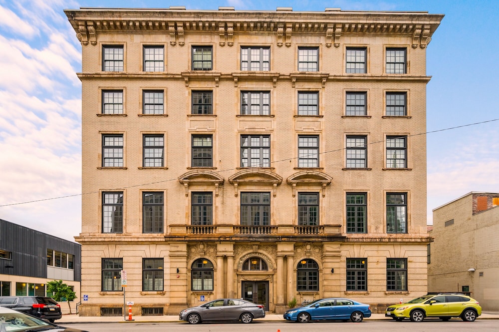 the maverick by kasa