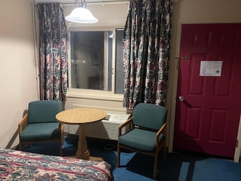 dollingers motor inn