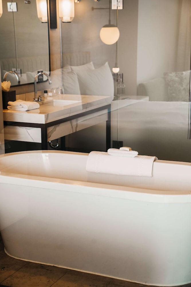 hotel 1000 lxr hotels and resorts