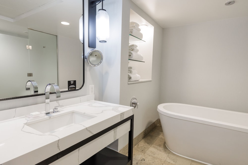 hotel 1000 lxr hotels and resorts