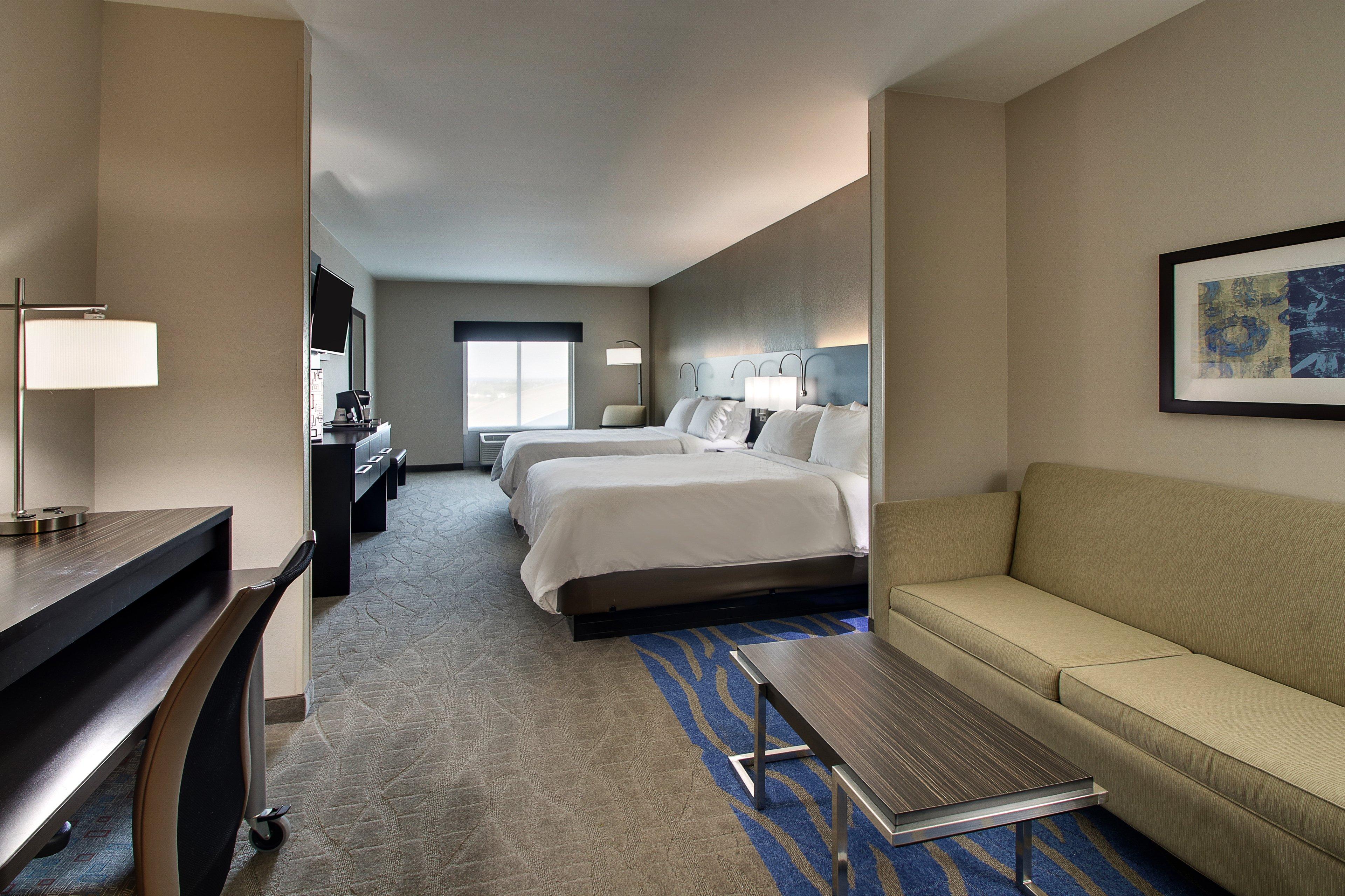 holiday inn express and suites lancaster east stra