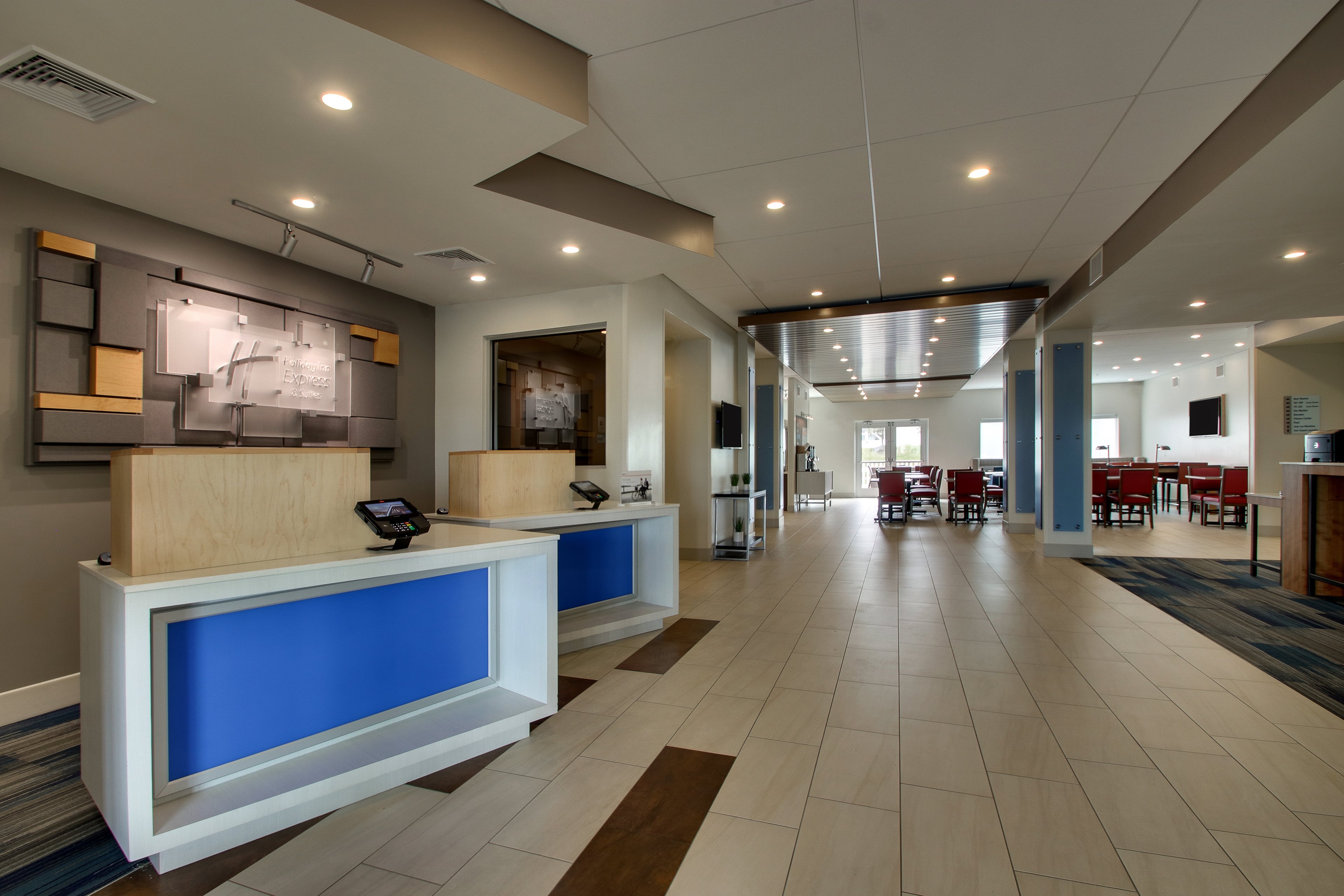 holiday inn express and suites lancaster east stra
