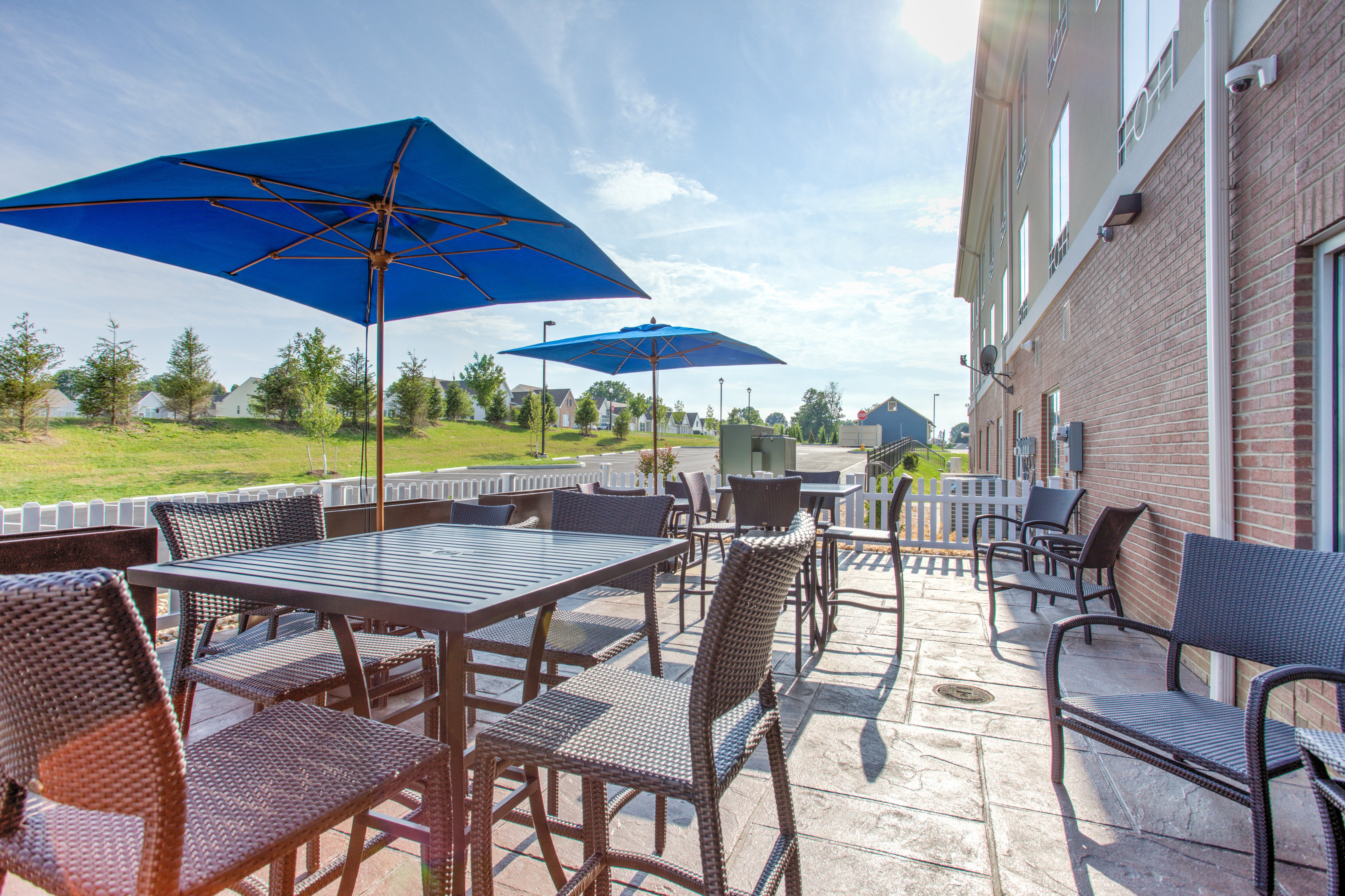 holiday inn express and suites lancaster east stra