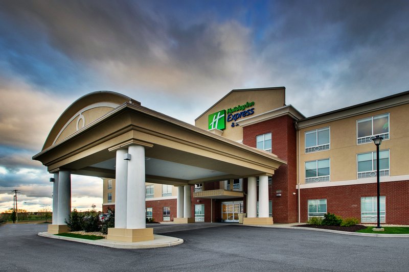 holiday inn express and suites lancaster east stra