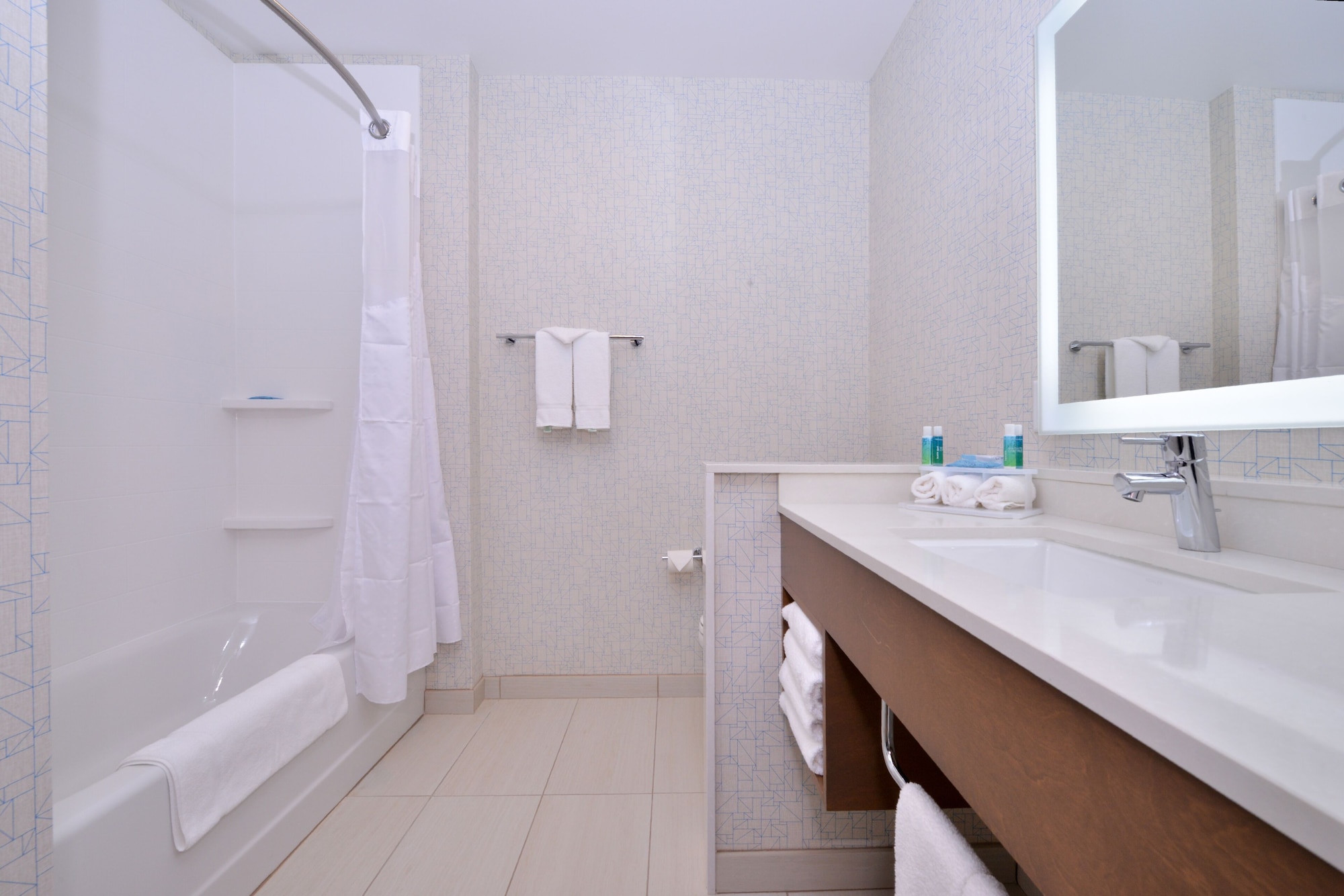 holiday inn express and suites madison by ihg