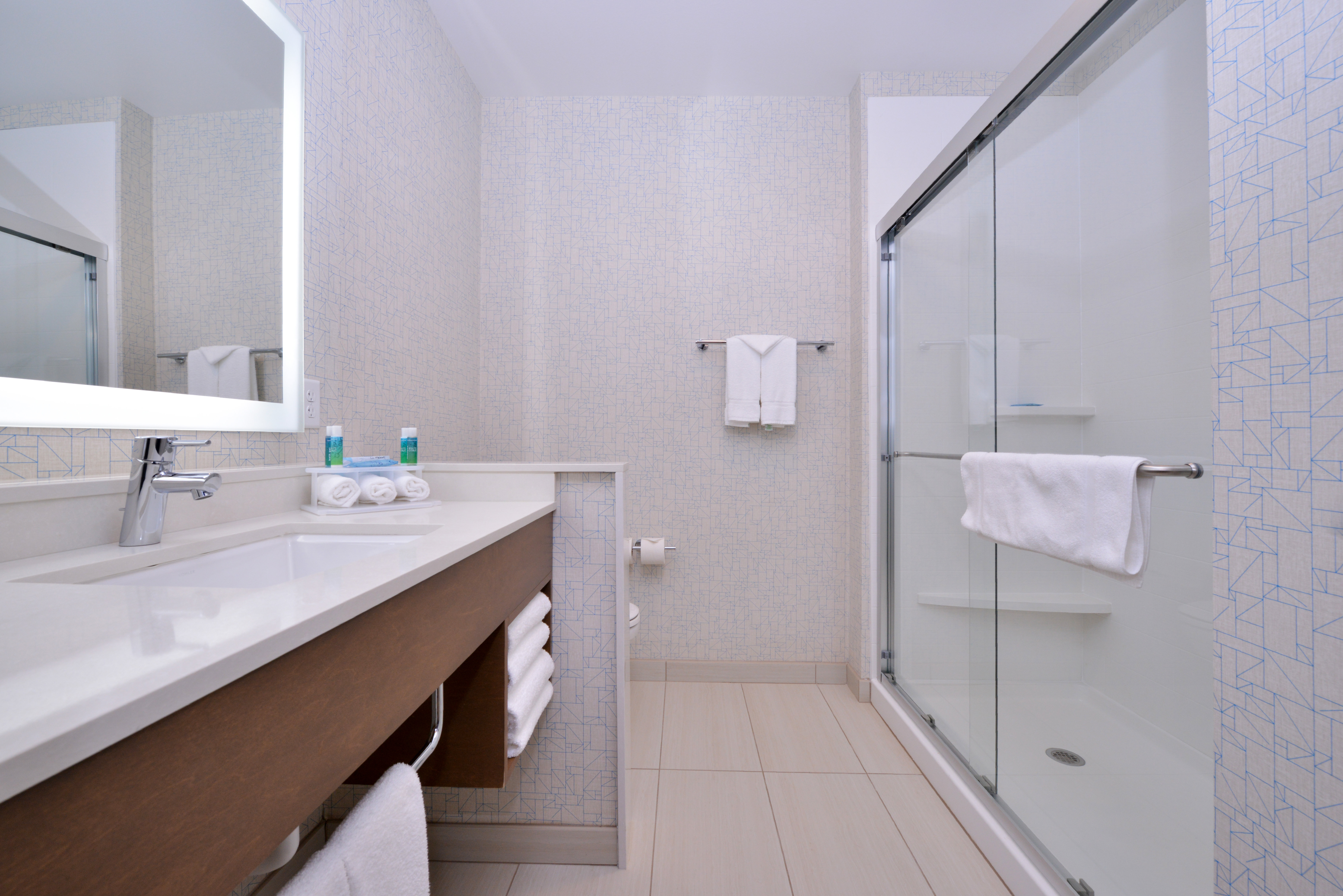 holiday inn express and suites madison by ihg