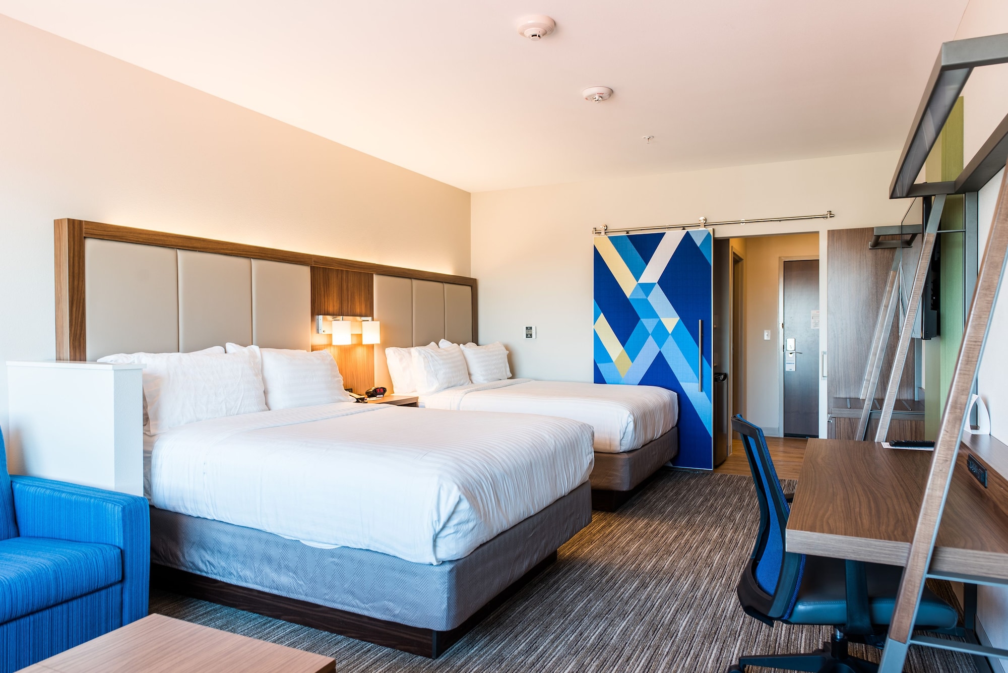 holiday inn express and suites madison by ihg