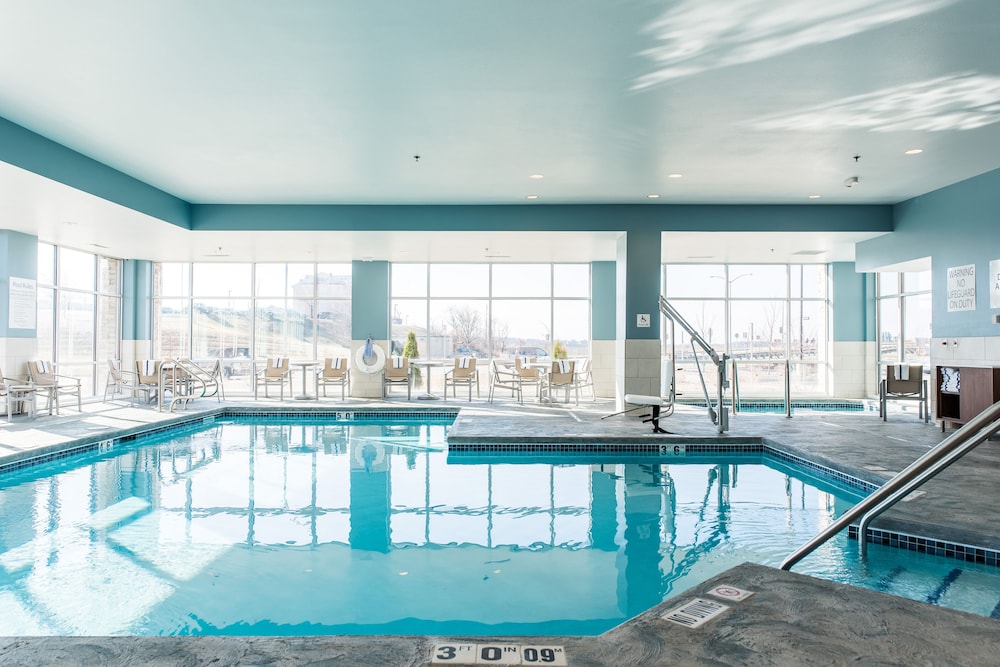 holiday inn express and suites madison by ihg
