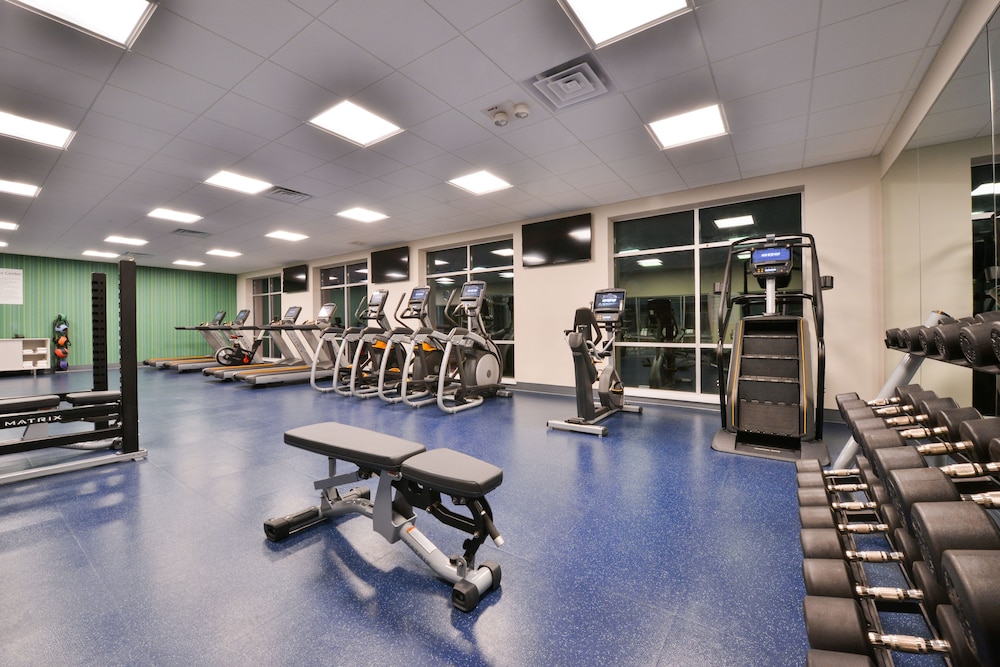 holiday inn express and suites madison by ihg