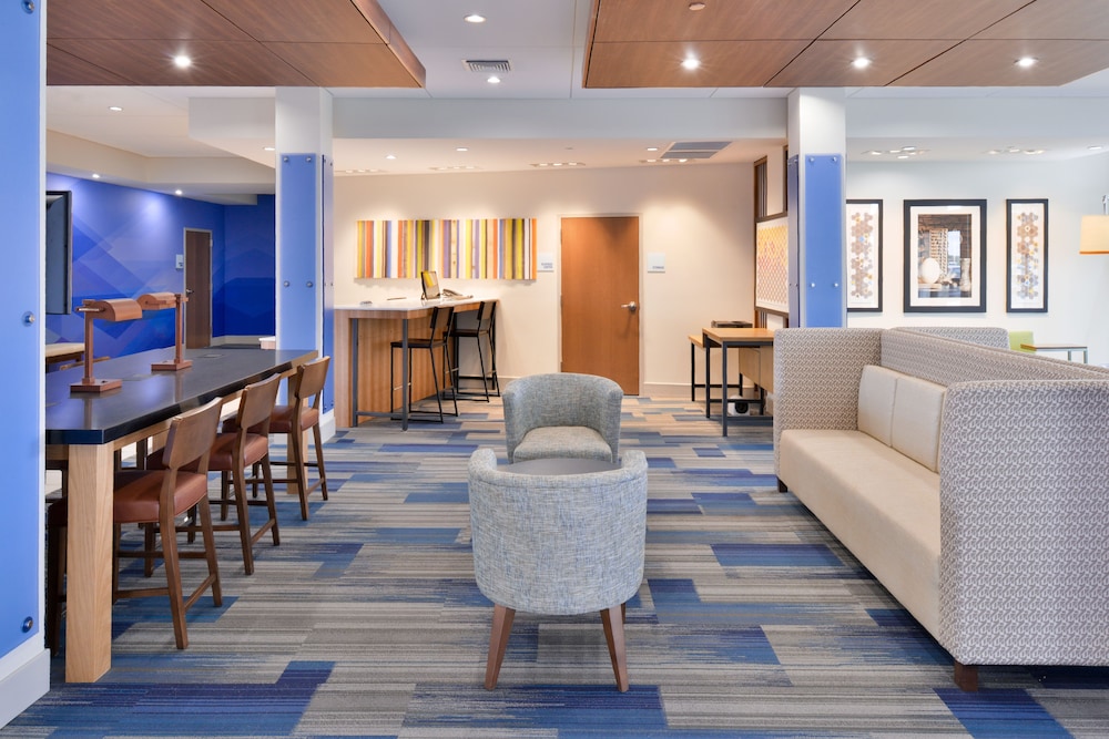 holiday inn express and suites madison by ihg