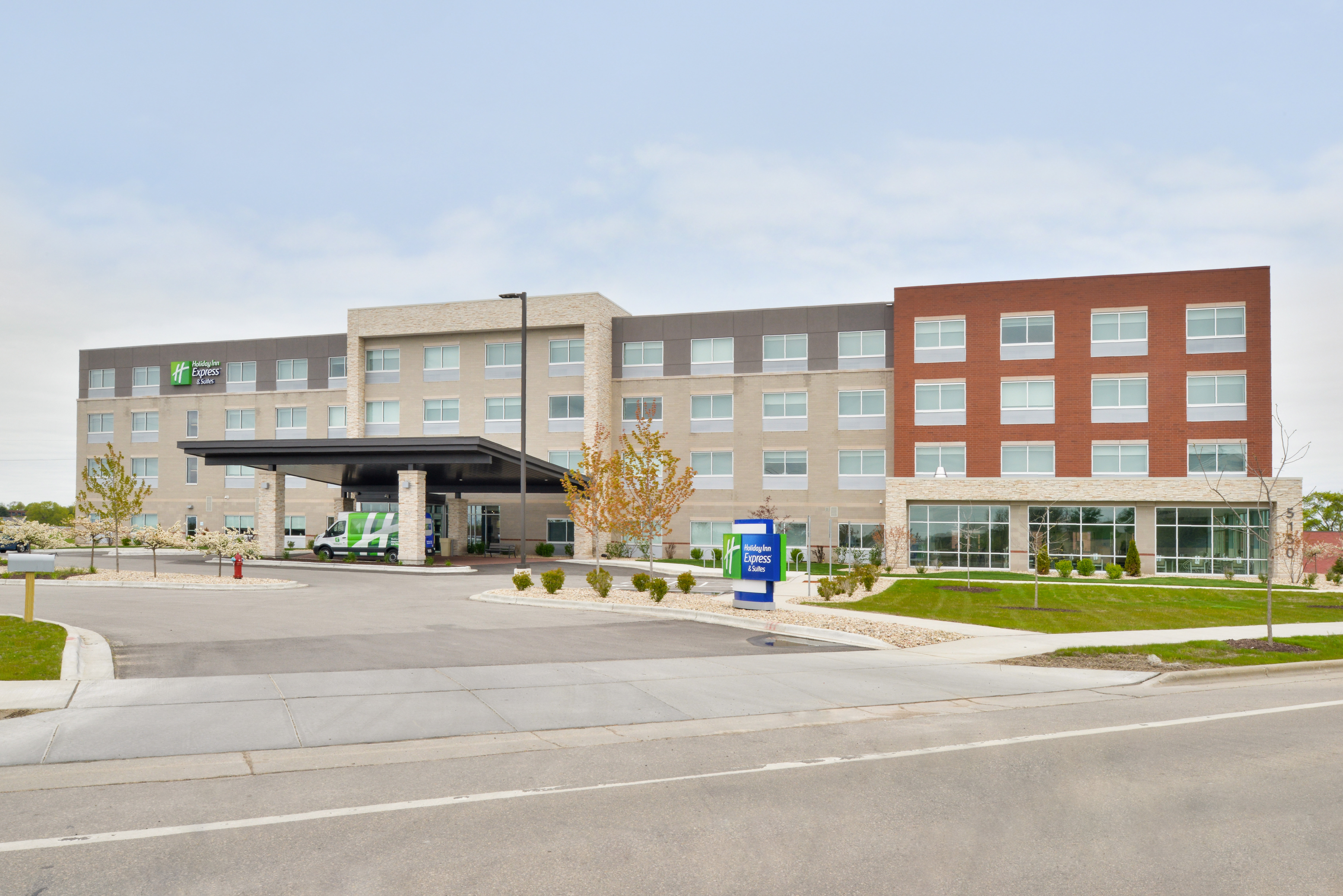 holiday inn express and suites madison by ihg