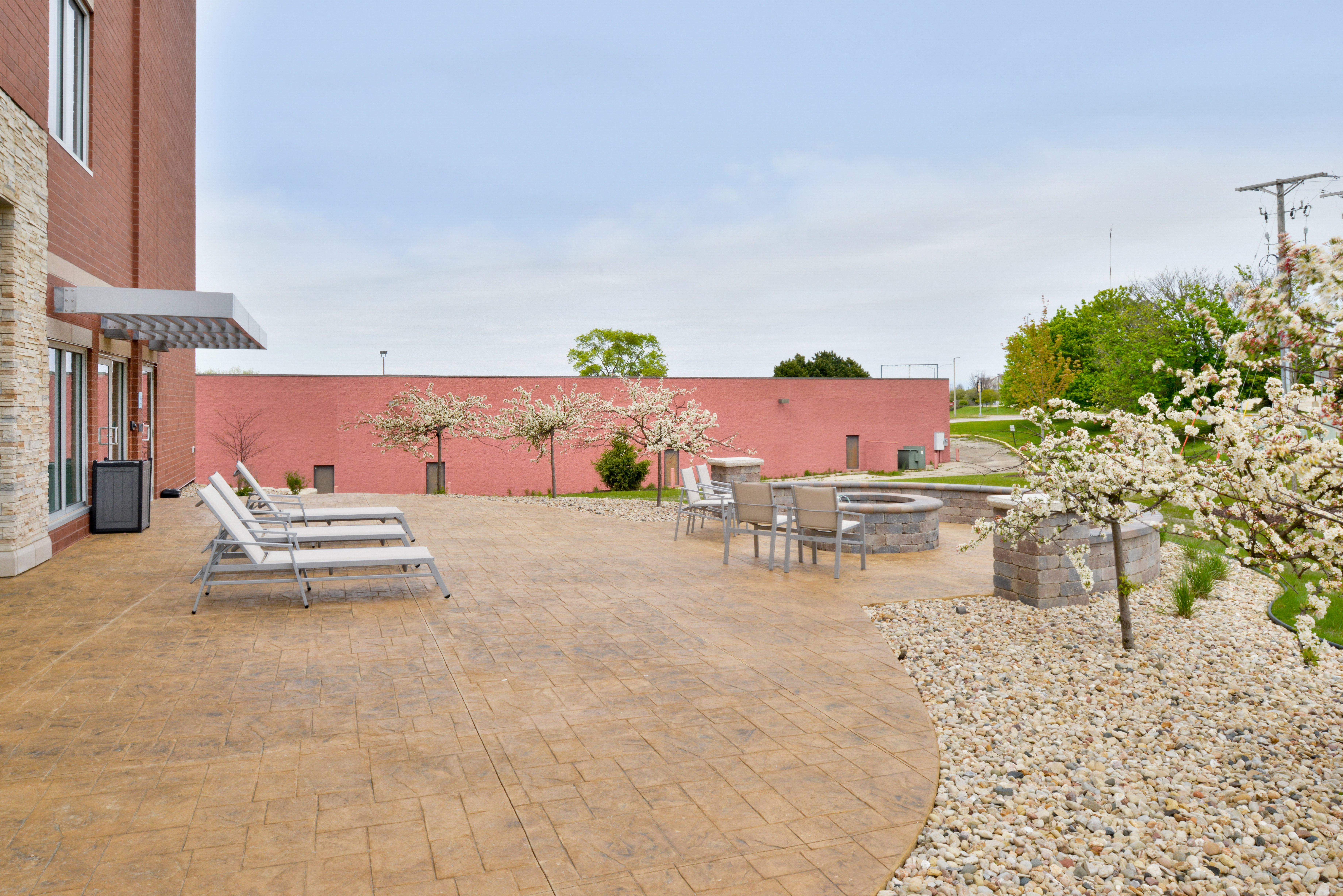holiday inn express and suites madison by ihg
