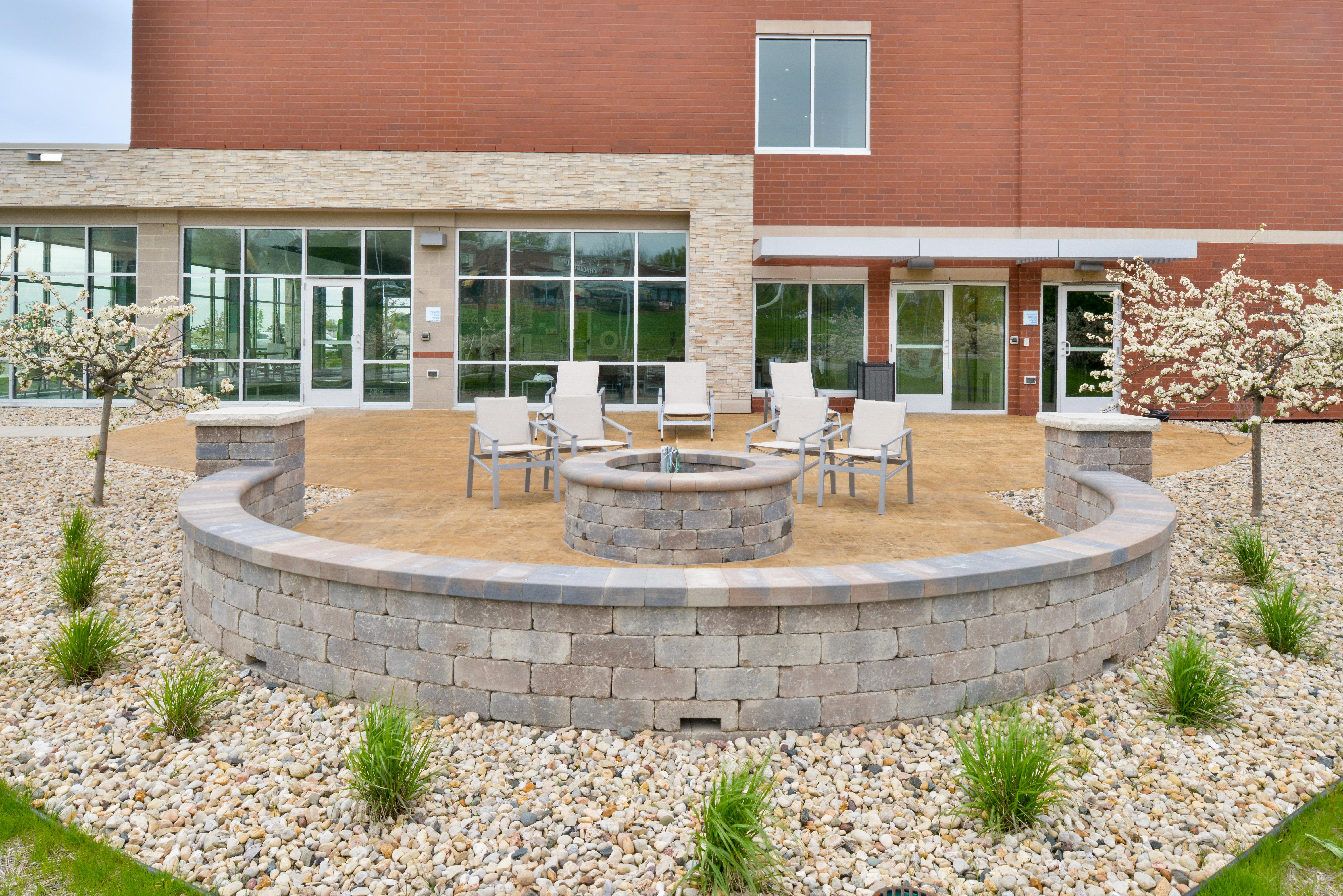 holiday inn express and suites madison by ihg