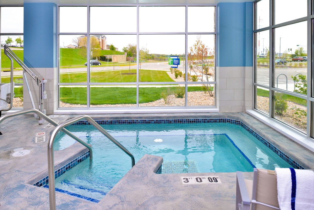 holiday inn express and suites madison by ihg
