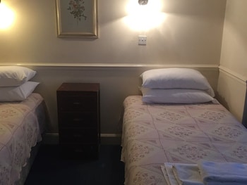 colnbrook lodge guest house