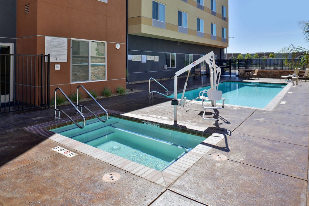 fairfield inn and suites sacramento airport woodland
