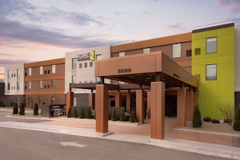 home2 suites by hilton milwaukee airport