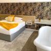 damons hotel