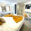 damons hotel