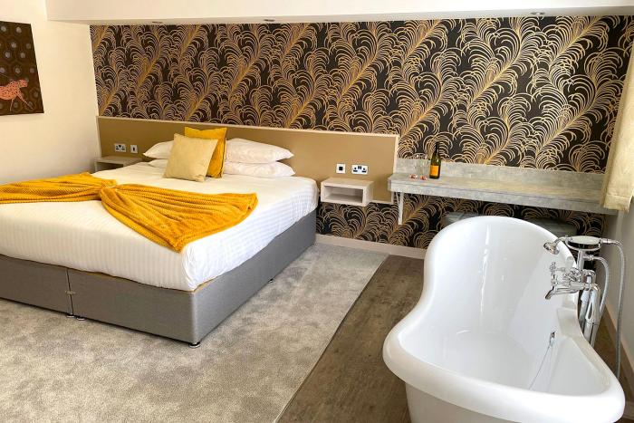 damons hotel