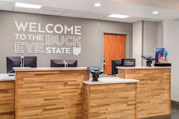 Hampton Inn Akron-South,Green>>Akron,3 star