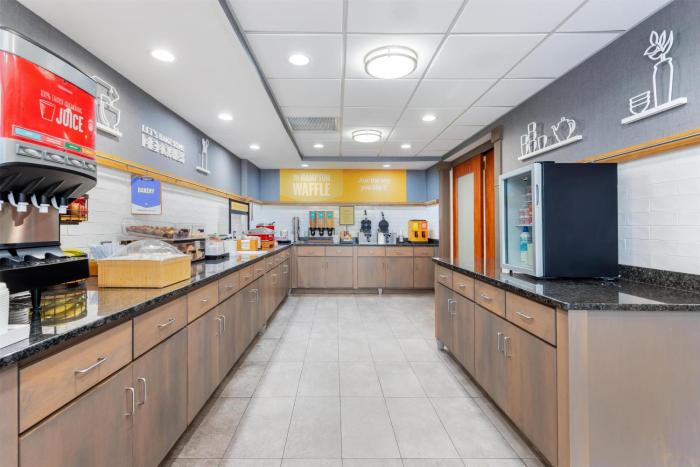 hampton inn akron south