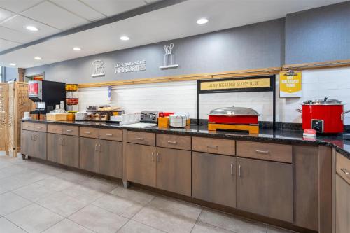 hampton inn akron south