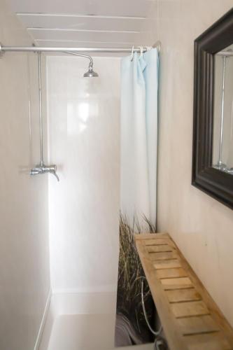 the hollingdales hotel