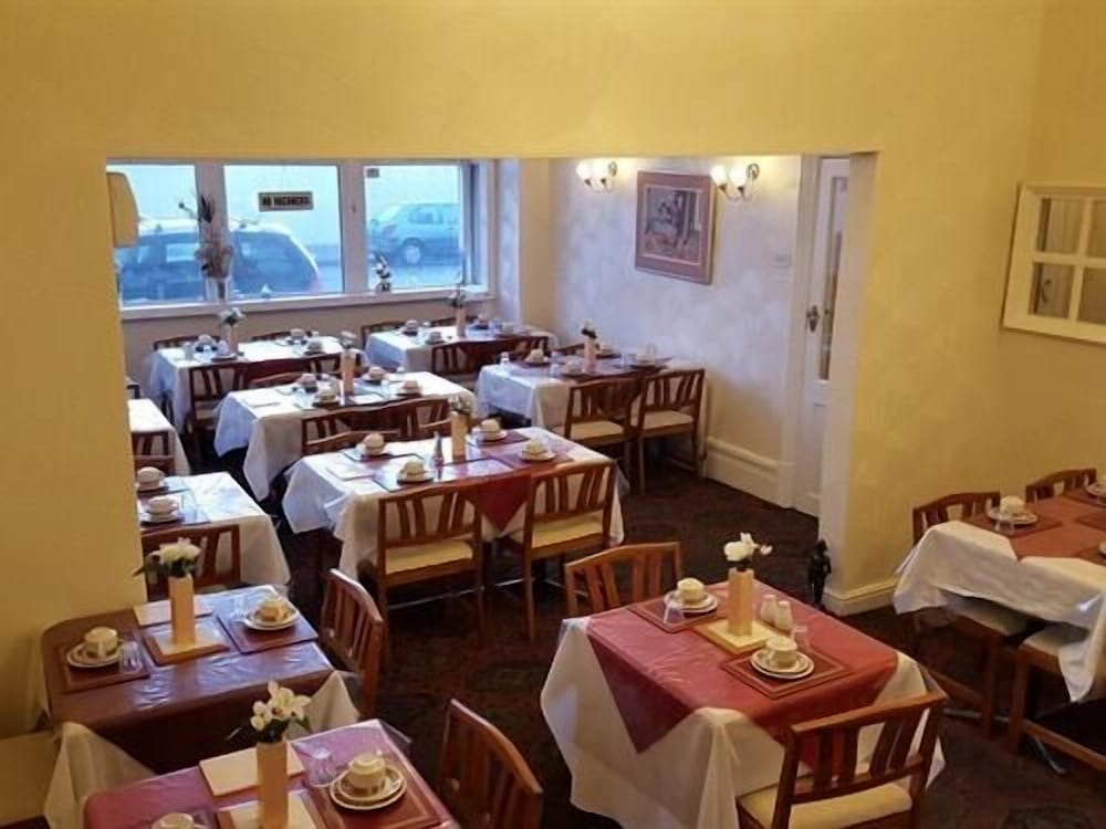 the hollingdales hotel